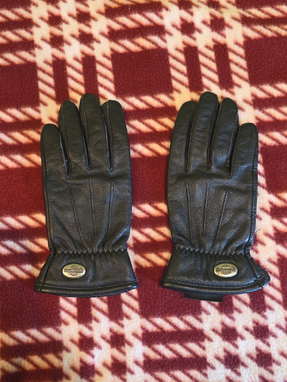 Harley‑Davidson Black Leather Womens's Gloves with Metal Emblem
